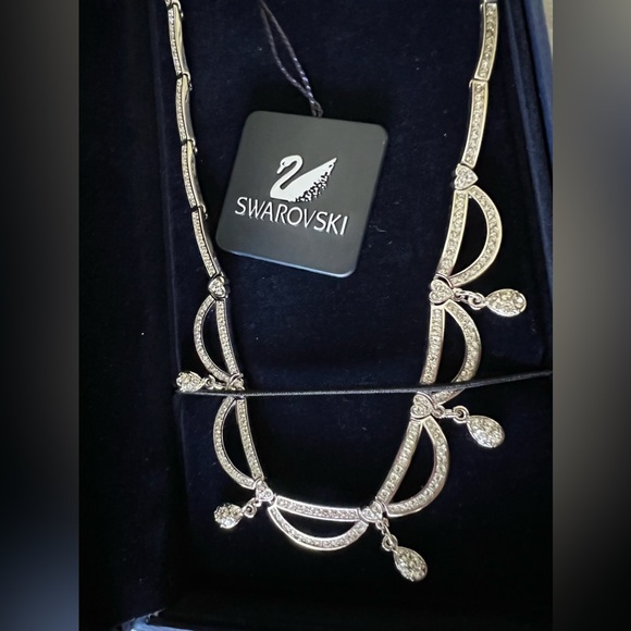 WORN ONCE Swarovski Necklace - Picture 1 of 3
